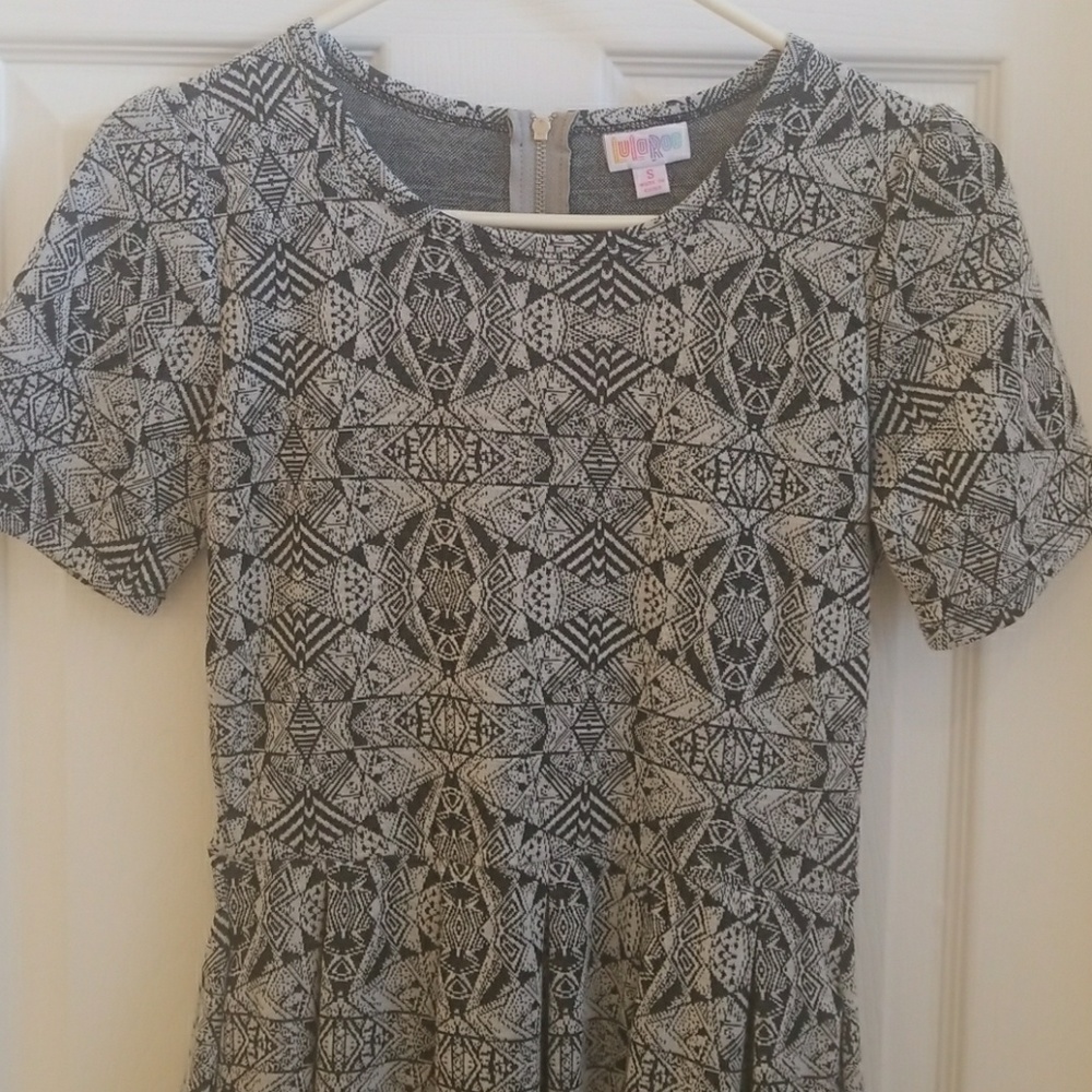 Small Lularoe Amelia